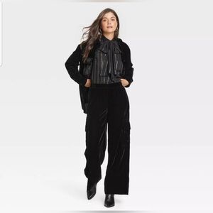 Women's Mid-Rise Wide Leg Velvet Cargo Pants Universal Thread Black XL & Blouse